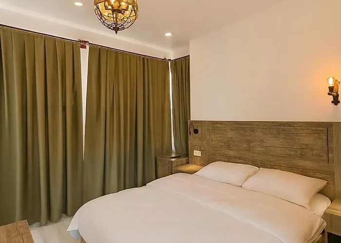 Hotell Avelyn *